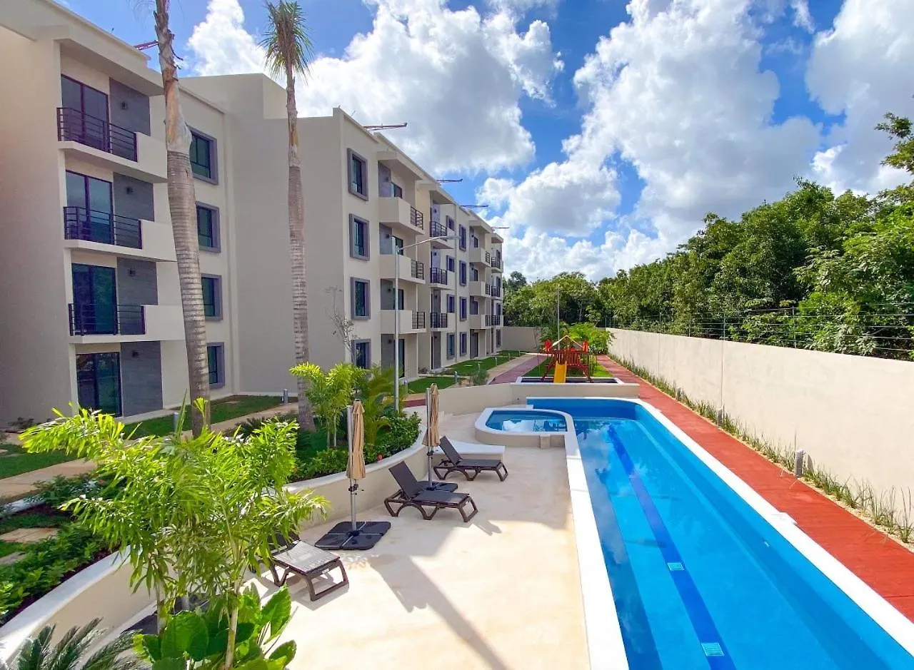 Astoria Gated Condos Cancun Apartment